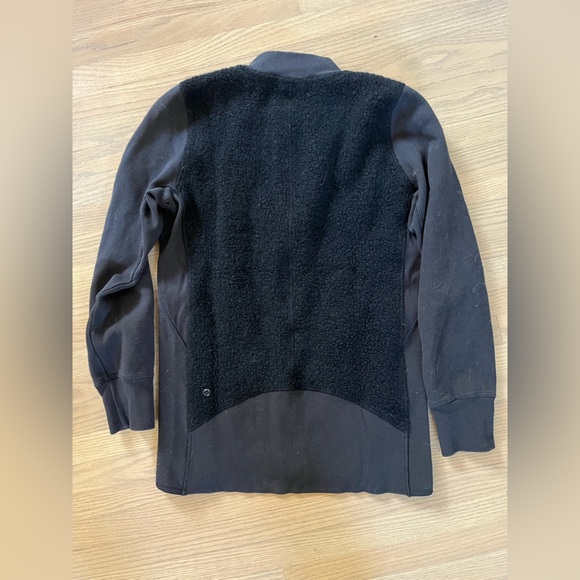 Lululemon Stand Out fleece Sherpa Zip up - Picture 2 of 6